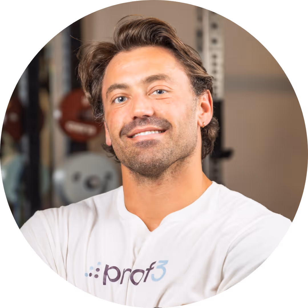 This is a circular, and fully zoomed, bio icon photo for proof3 coaching coach, Dominic Scalzo